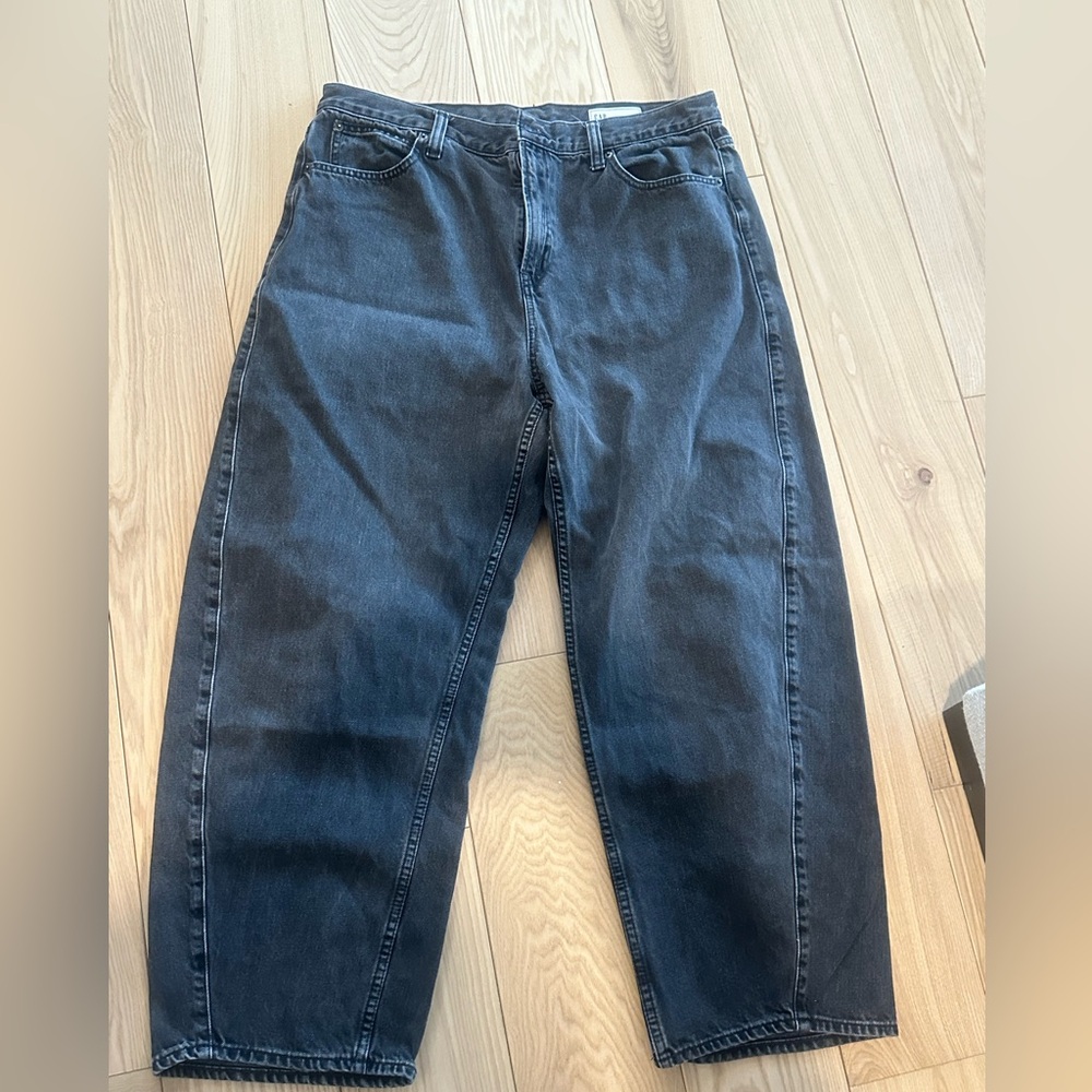 GAP Barrel Leg Jeans. Faded black denim.